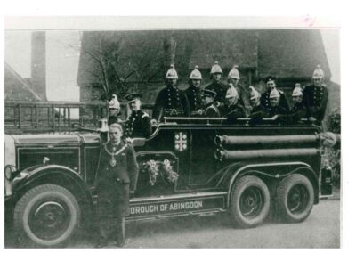 Abingdon Fire Brigade with new pump 1933 #237